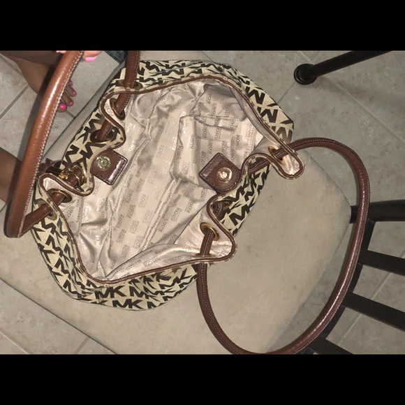 Authentic Michael Kors purse - Picture 2 of 3